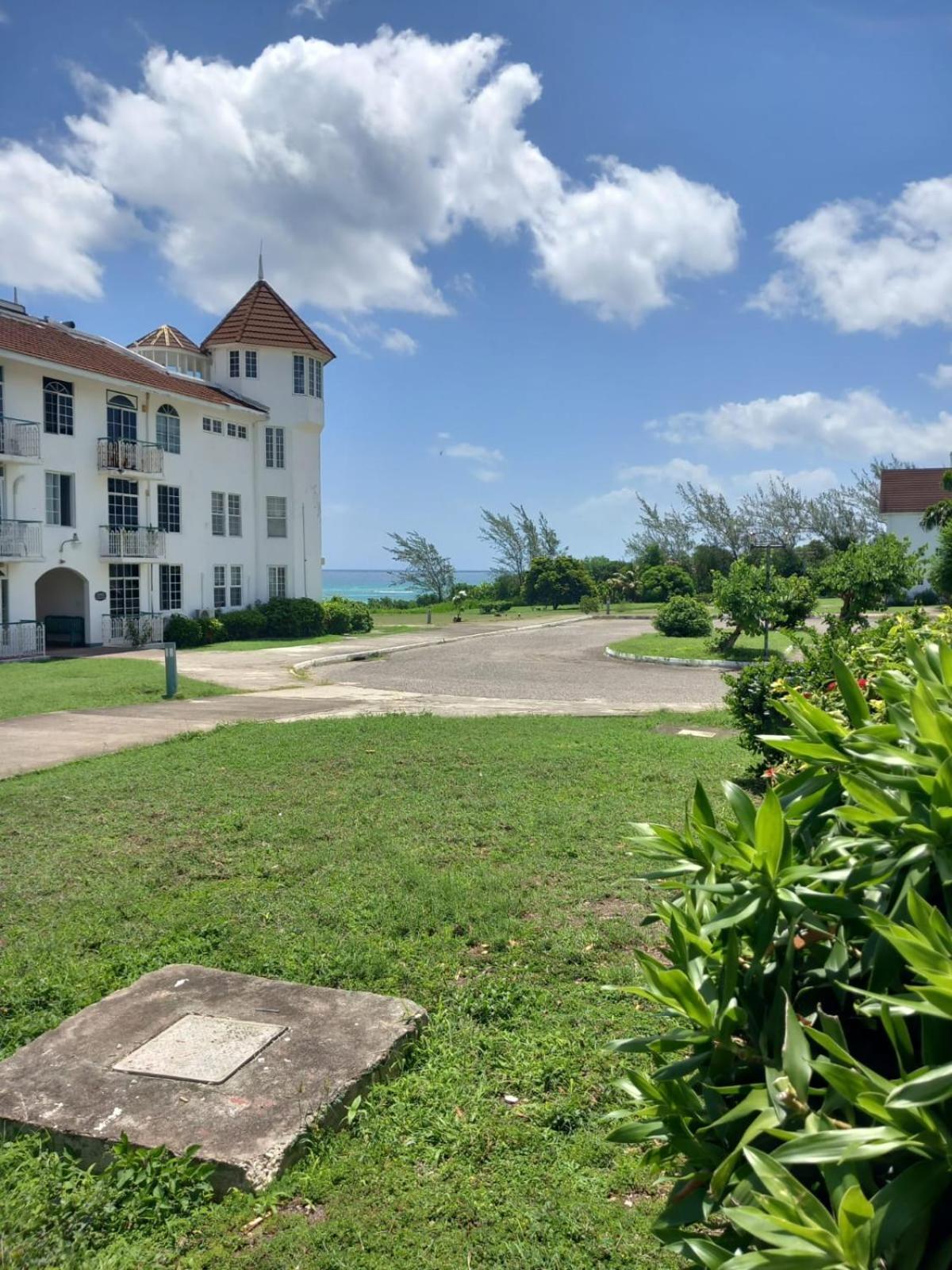 Seacastle Deluxe Studio Montego Bay Exterior foto